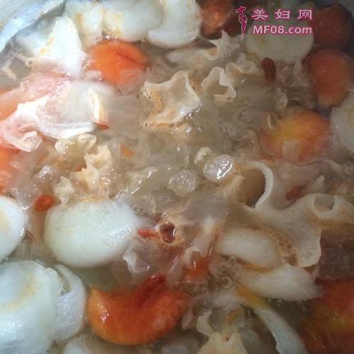 木瓜银耳羹的做法