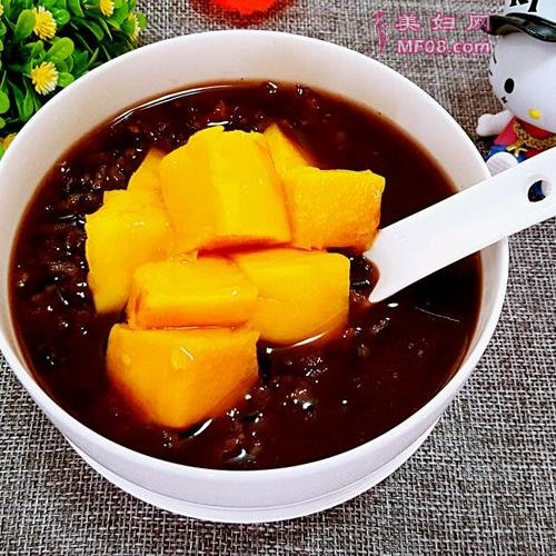 椰浆芒果紫米粥的做法