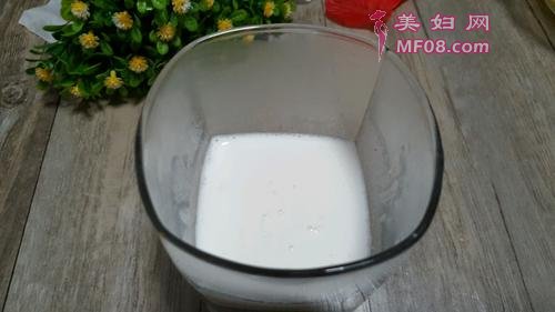 椰浆芒果紫米粥的做法