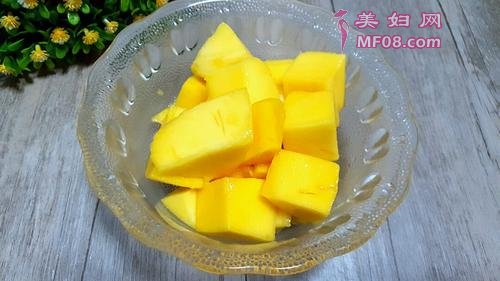 椰浆芒果紫米粥的做法