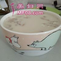 牛奶核桃燕麦粥的做法图解1