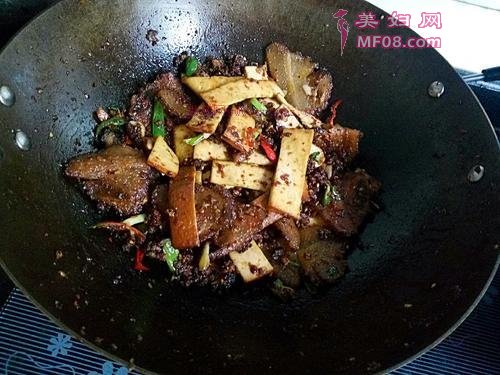 腊肉炒豆豉的做法