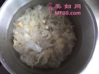 冰糖银耳羹