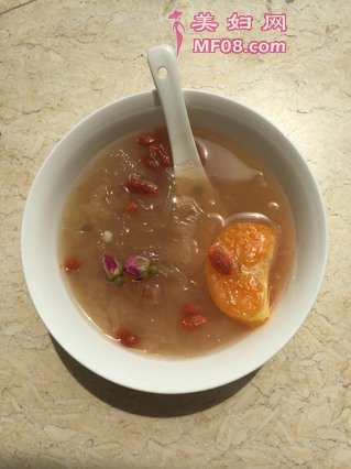 冰糖银耳羹
