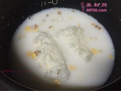 ţ