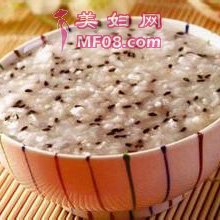 芝麻牛奶粥的做法