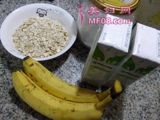 牛奶香蕉燕麦粥
