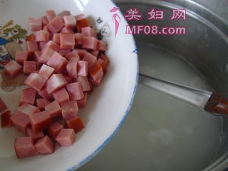 皮蛋火腿粥