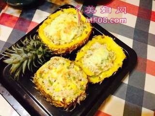 奶酪焗五彩菠萝饭