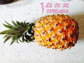 奶酪焗五彩菠萝饭