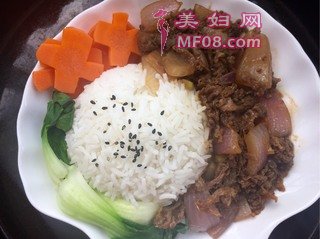 肥牛时蔬饭