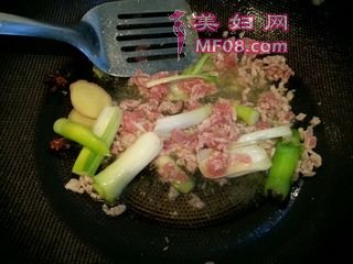 电饭煲肉末豆角饭