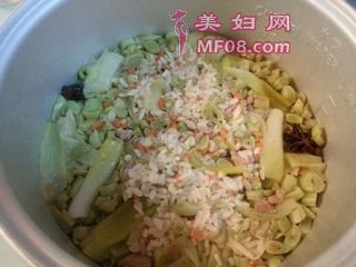 电饭煲肉末豆角饭