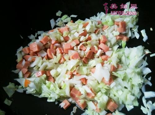 包菜炒饭的做法