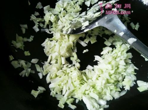包菜炒饭的做法