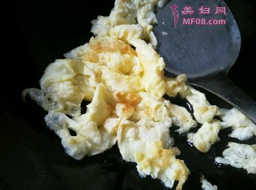 包菜炒饭的做法
