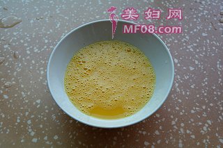 虾仁炒饭的做法步骤：3
