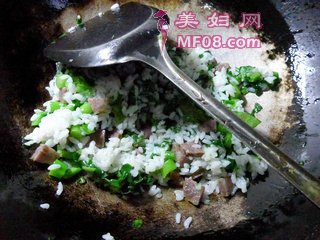 腊肠菜芯炒饭