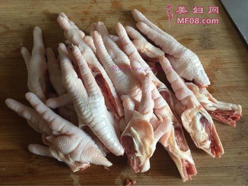 蒜香鸡爪的做法