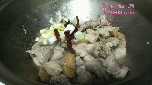 土豆炖羊肉的做法