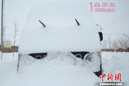 新一轮强降雪致新疆兵团团场积雪超40厘米