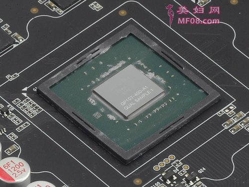 核心频率1354-1468HMz，显存方面，GDDR5规格的高速显存，显存容量高达4GB，显存位宽128bit，流处理器768个，显存频率7008MHz。