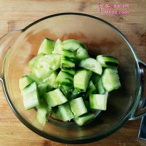 瓜丁黑豆的做法