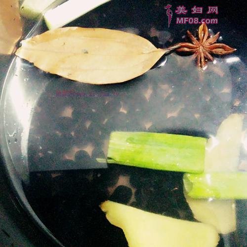 瓜丁黑豆的做法