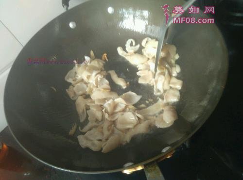 大肠炒酸菜的做法