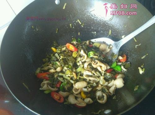 大肠炒酸菜的做法
