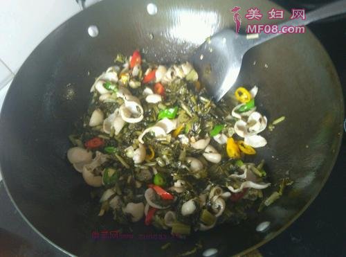 大肠炒酸菜的做法