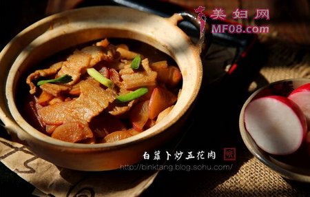 白萝卜炒五花肉的做法