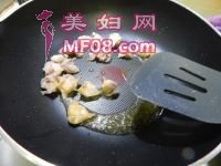 藕丁烧鸡软骨的做法步骤3