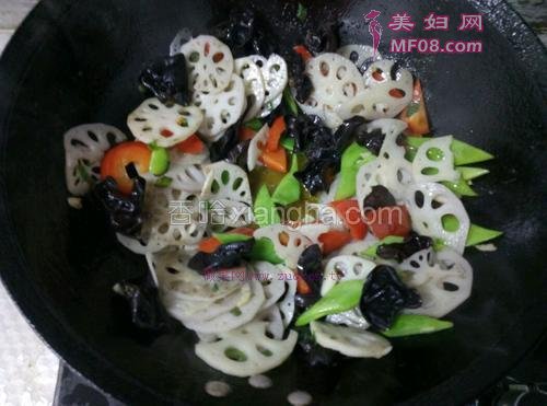 荷塘小炒的做法