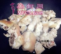 花生焖猪蹄的做法步骤11