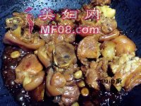 花生焖猪蹄的做法步骤17