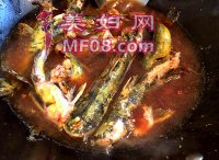 冻豆腐烧黄骨鱼的做法步骤8