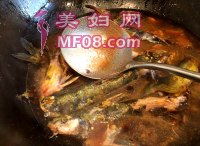 冻豆腐烧黄骨鱼的做法步骤9