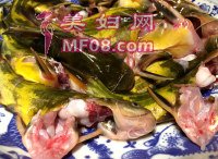 冻豆腐烧黄骨鱼的做法步骤2