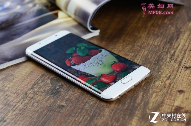۷棬vivo Xplay65.46Ӣ2KĻʾЧϸͨ͵ȫֻƷԵĲͬĻĻҲңӦΪۡ棬ú˫ͷٶ