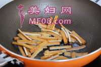 木耳炒香干的做法步骤3
