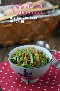 香辣豆肉炒油渣的做法步骤7