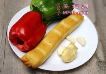青红椒炒素鸡的做法步骤1