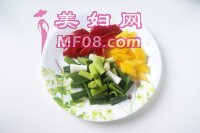 六招炒出足可舔盘的【彩椒扇贝丁炒米粉】的做法步骤5