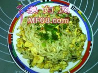 葱香蛋炒方便面的做法步骤11