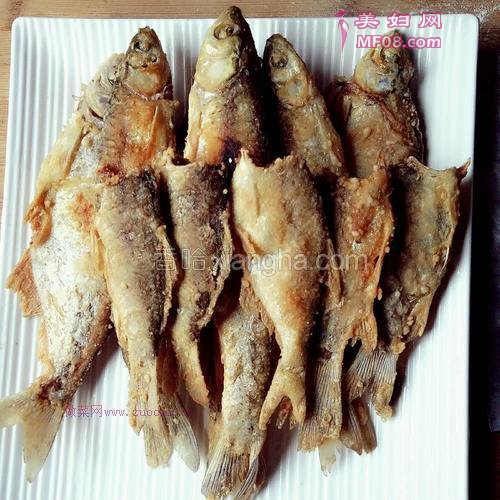 杂烩香酥小杂鱼的做法