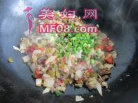 酸白菜炒牛肉末的做法步骤9