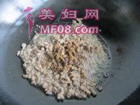 酸白菜炒牛肉末的做法步骤5
