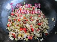 酸白菜炒牛肉末的做法步骤8