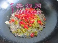 酸白菜炒牛肉末的做法步骤6